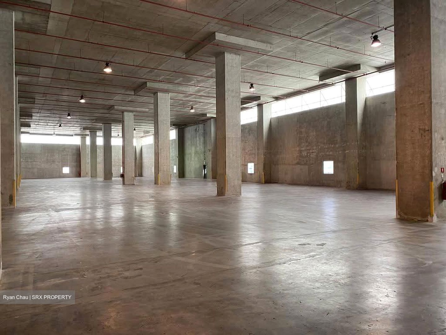 Gul Circle (D22), Warehouse #631146031
